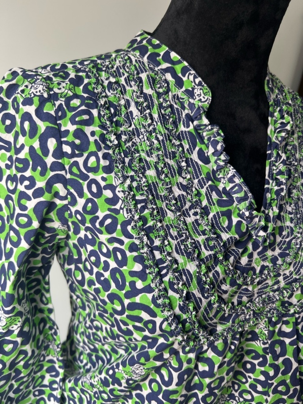 Lilly Pulitzer Vivi Peasant Top in the Thrill of the Chaise leopard print - XS - Picture 6 of 12